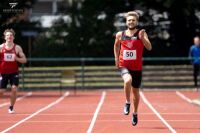 Mit Fabian Dammermann von der LG Osnabrück war ein Spitzensportler der Deutschen Leichtathletik am Sonntag bei der BM im Delmenhorster Stadion dabei. Fabian ging über 200 m und über 400 m an den Start.